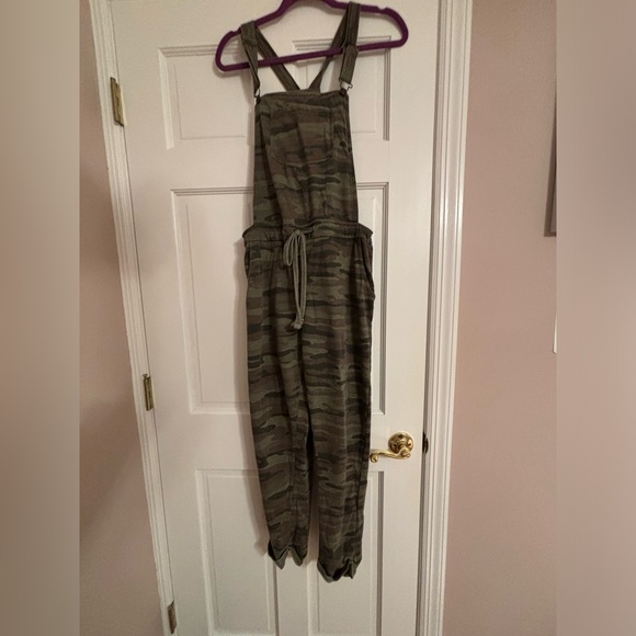 Camp Jumper - Picture 2 of 8